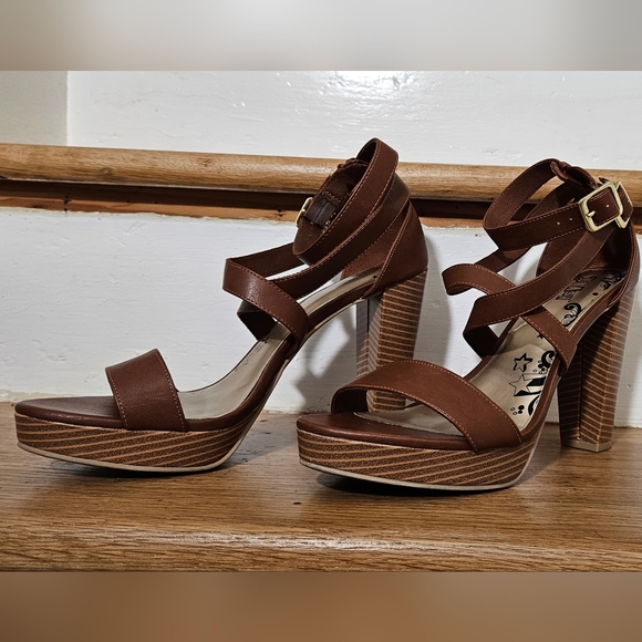 Brown Strappy Heels - Picture 4 of 6